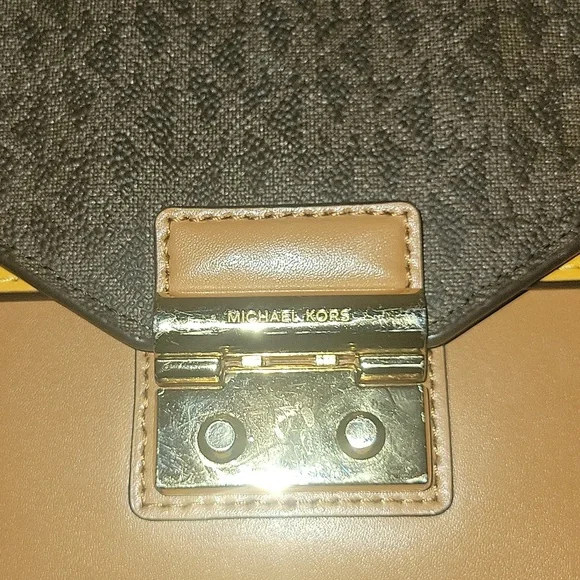 Micheal Kors Crossbody - Picture 2 of 5